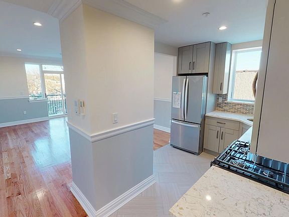 5th image of 564 19th St #3D