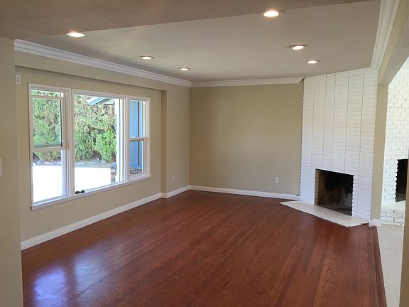 2nd image of 1515 Orchid Dr