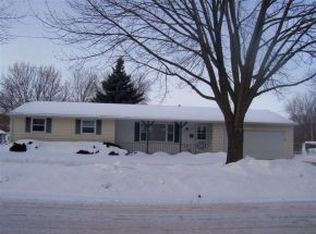 1032 E Clayton Pl, Green Bay, WI 54302