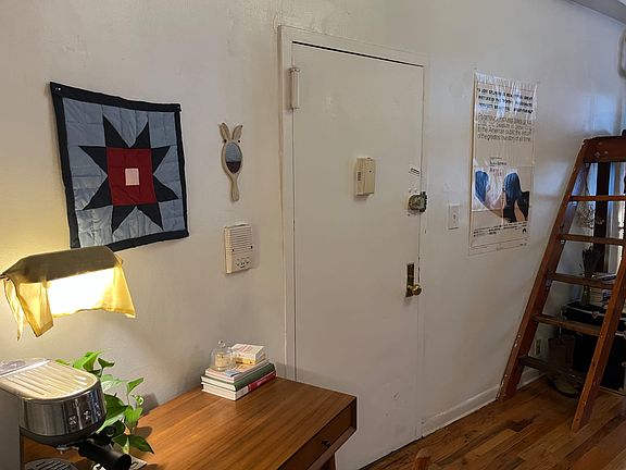 4th image of 510 E 5th St APT A