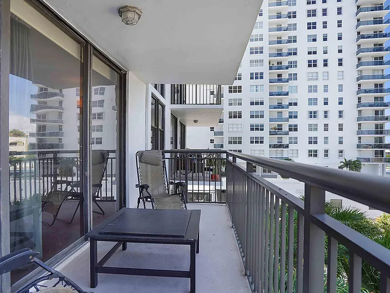3031 N Ocean Blvd #501 — Photo 23