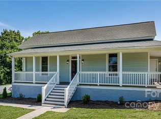 614 N Grove St, Lincolnton, NC 28092