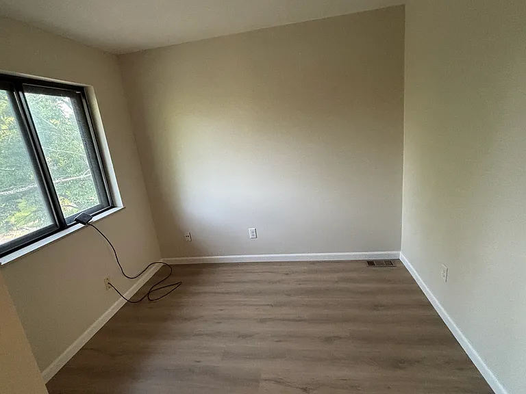 4377 Kingbolt Blvd — Photo 5