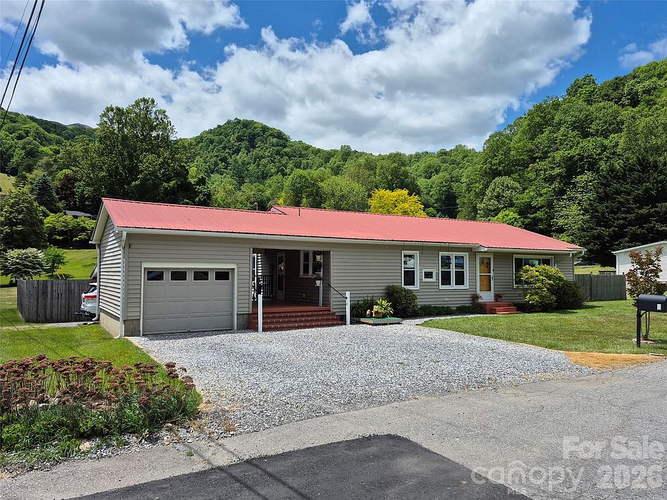 1st image of 5 Gibson Dr