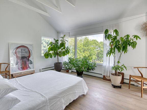 5th image of 22 N Ferndale Pl