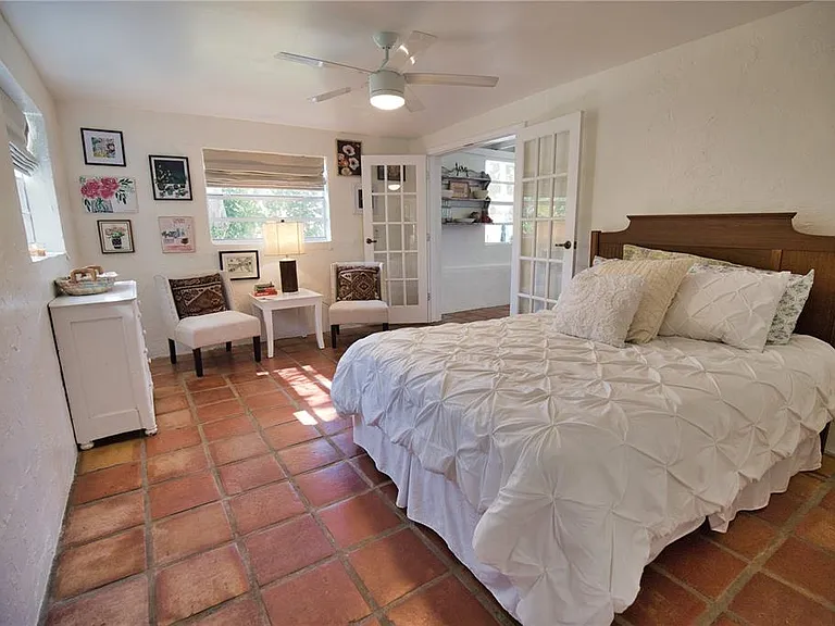 650 Edwards St — Photo 33