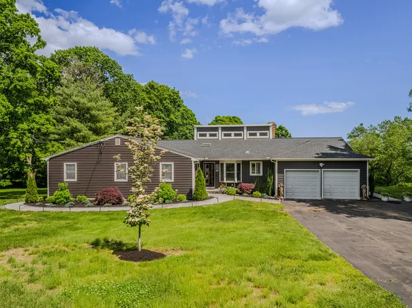 620 South Greenbrier Drive, Orange, CT 06477