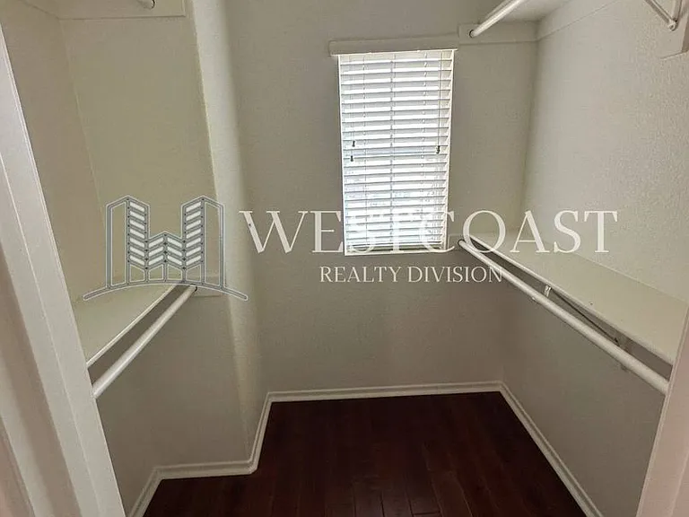 820 Silver Dr — Photo 15
