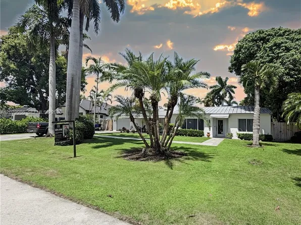 2421 NE 13th St, Fort Lauderdale, FL 33304