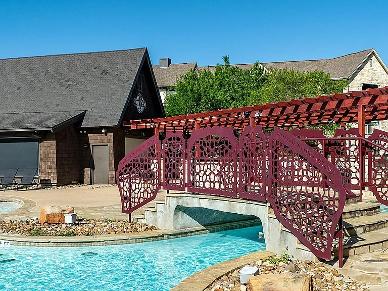 Costar Pool Bridge
