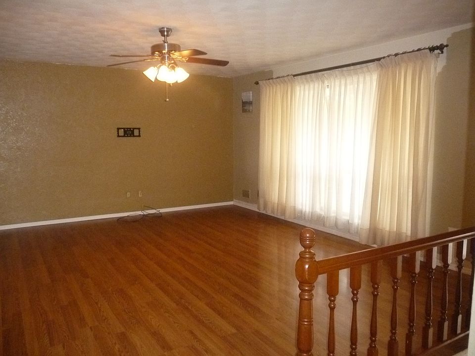 1st image of 204 Verdant Ln