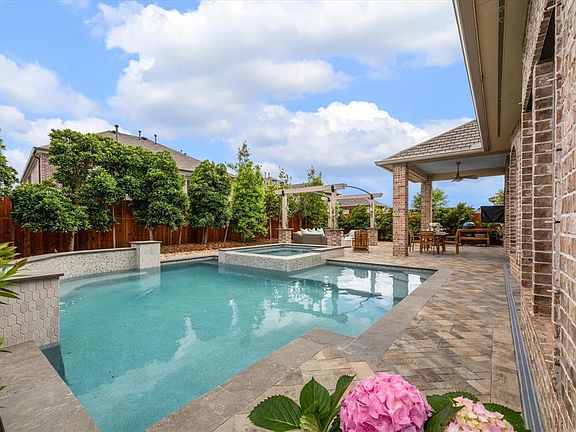 2nd image of 2804 Veneto Ct