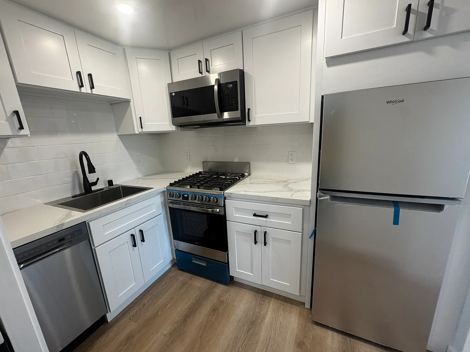 1 bed, 400 sqft, $1,800 — Photo 2
