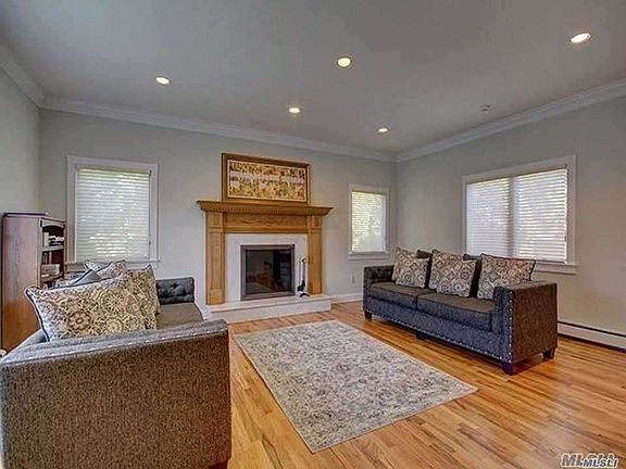 2nd image of 1725 Union Ave