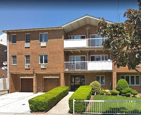 Sold by Remax Real Estate Professionals | media 19