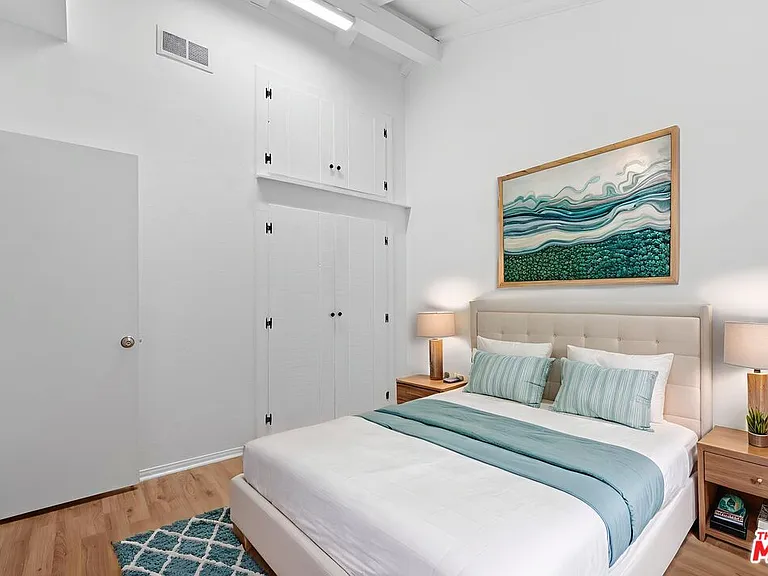 5541 Fallbrook Ave — Photo 34
