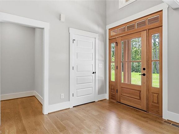 3rd image of 7566 Whisper Hollow Ln