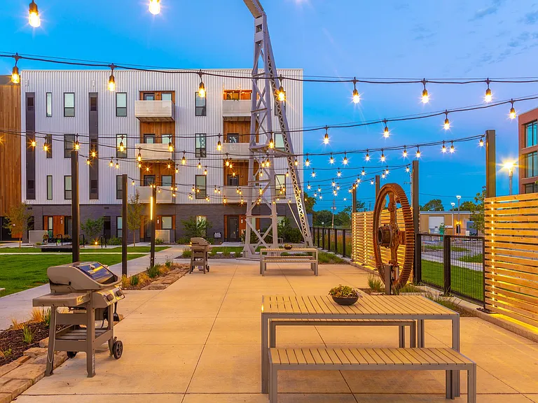 Rowat Lofts Apartments — Photo 54