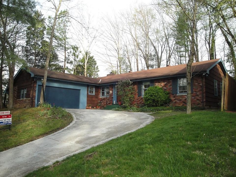 1st image of 60 Lea Hill Dr