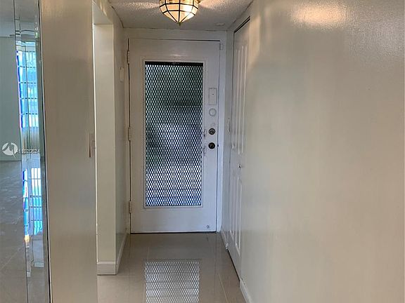 3rd image of 1820 N Lauderdale Ave
