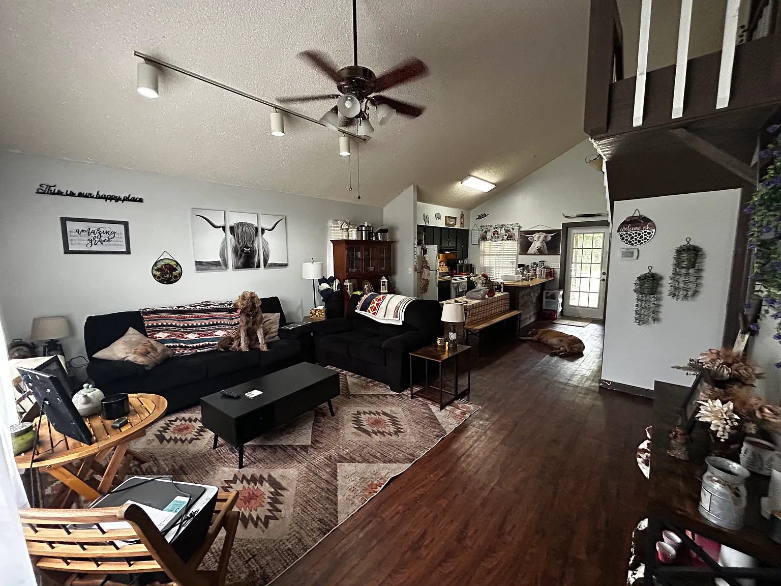 2 bed, 1052 sqft, $1,850 — Photo 2
