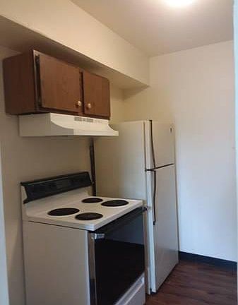 2nd image of 110 Griffiths St APT 1
