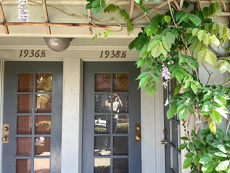 1938 1/2 Toberman St — Photo 2
