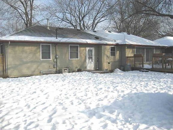 Large privacy fenced backyard with 20x17 deck.