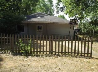 24897 Flanders St, Dowagiac, MI 49047