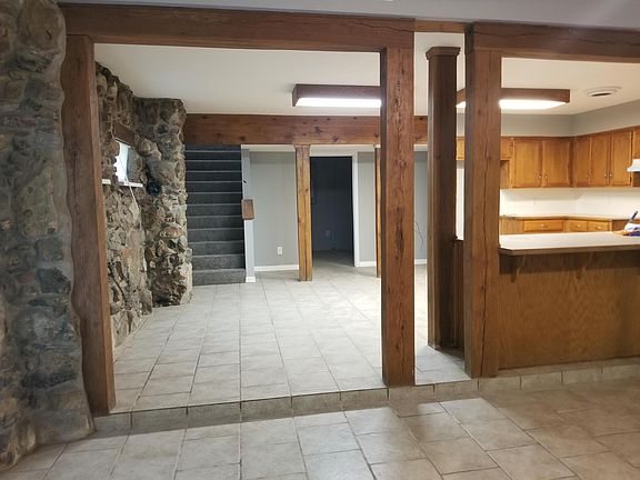 5th image of 1092 Thief Hollow Rd