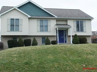 25 Mark Dr, Delmont, PA 15626