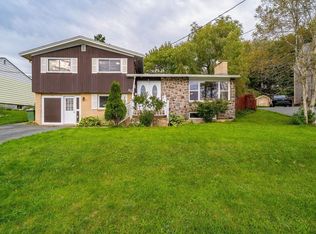 43 Lynn Dr, Dartmouth, NS B2Y 3V8