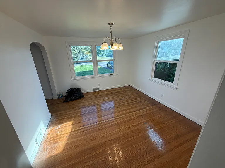 325 Meyer Rd — Photo 5