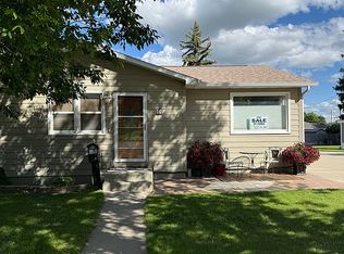 11 Curve Dr, Havre, MT 59501