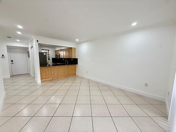 5th image of 8425 NW 8th St APT 209
