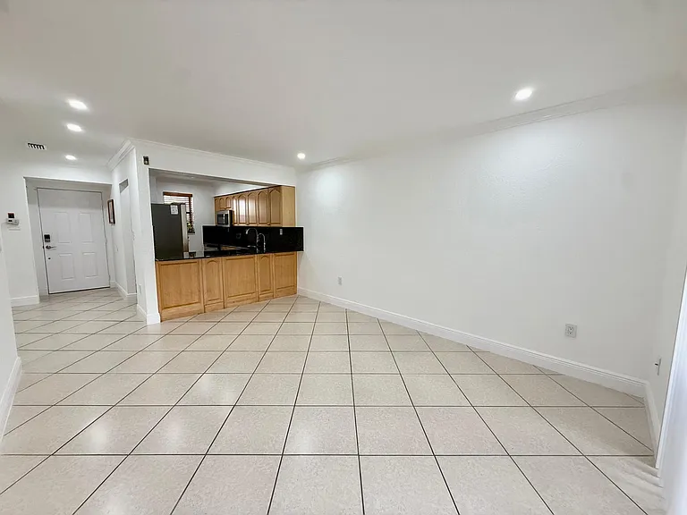 8425 NW 8th St #209 — Photo 5