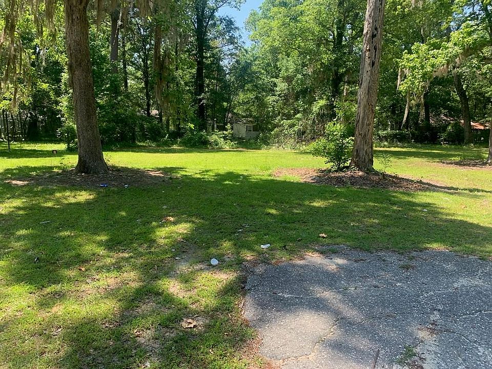 2nd image of 440 Dogwood Dr