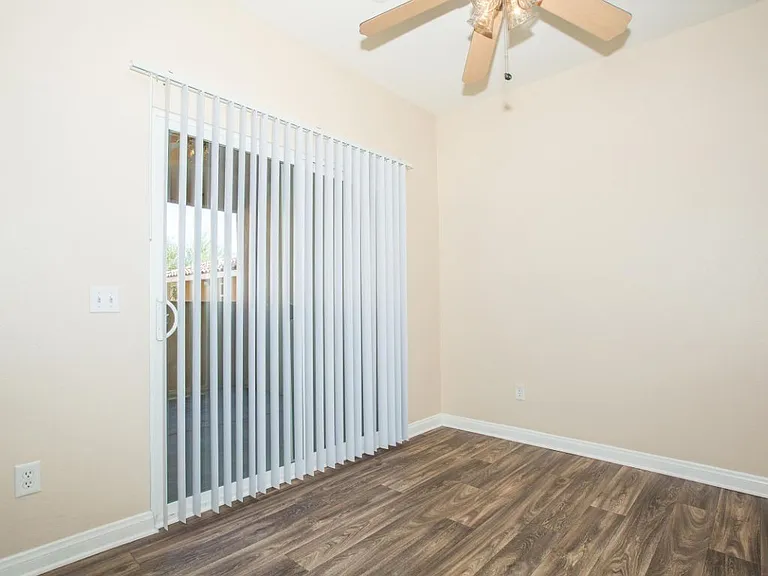 Plumtree Apartments — Photo 32