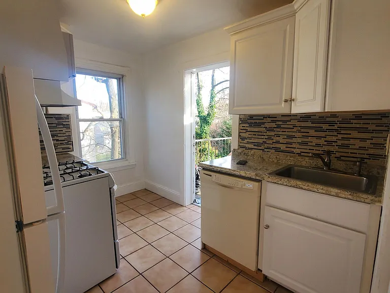 213 Lippincott Ave #2 — Photo 26