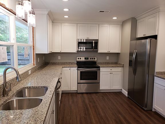 New granite kitchen