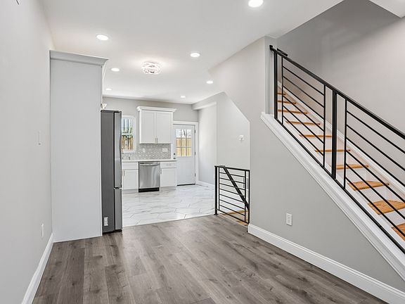 4th image of 2225 N Waterloo St