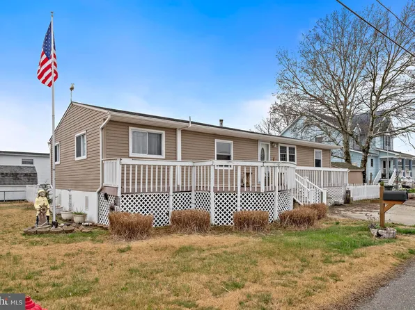 73 Dolphin Rd, Tuckerton, NJ 08087