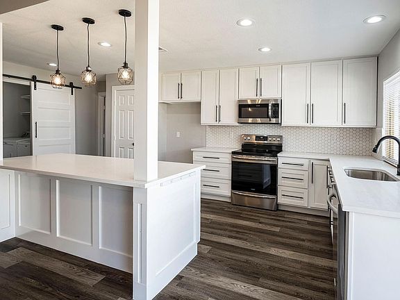 4th image of 434 Oak Ridge Pl