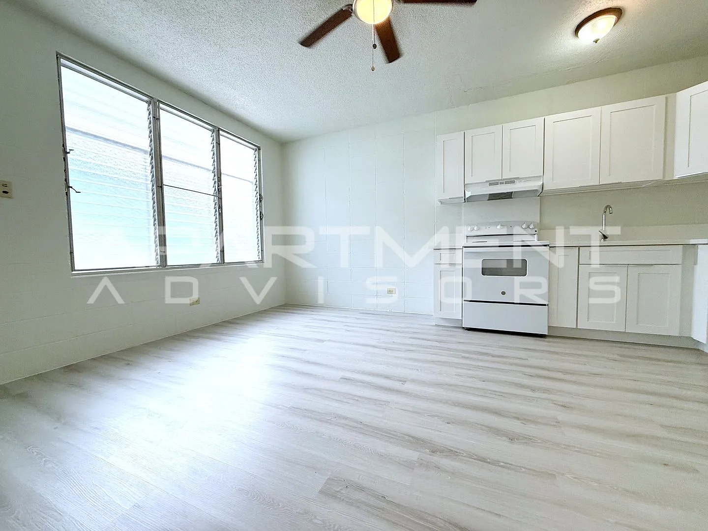 733 Pensacola St — Photo 2