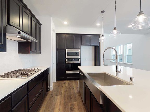 4th image of 909 Market Garden Ln