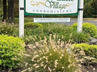43 Homestead Ln, Brookfield, CT 06804