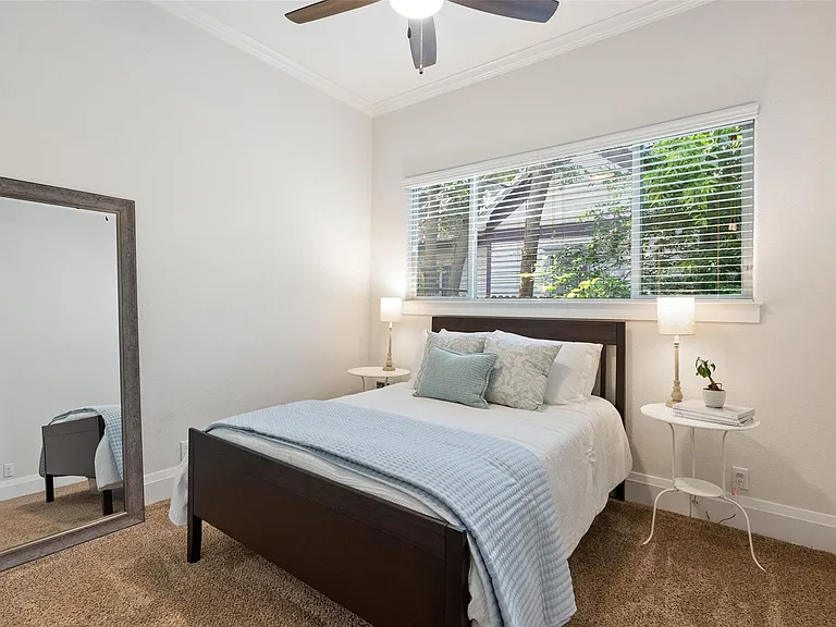 1410 Hart St — Photo 11