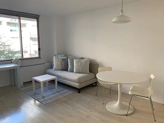 Rented by Yoon Realty Group | media 14