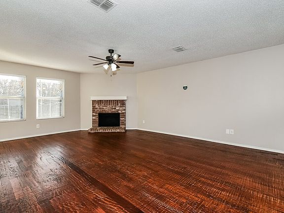 4th image of 1413 Quail Meadow Dr