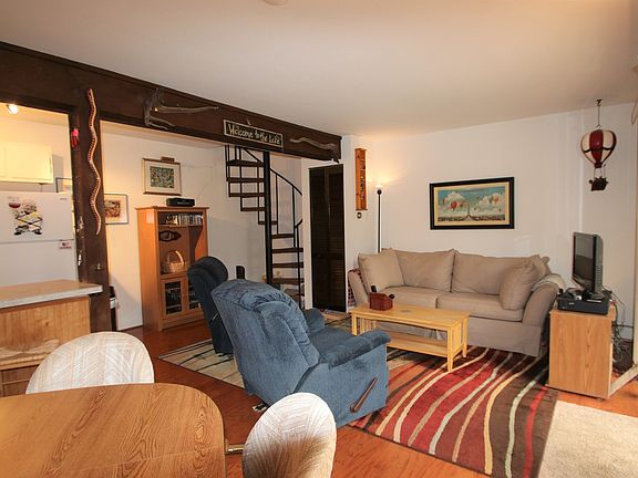 5th image of 23 Jamaica Colony APT 6